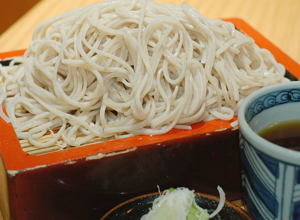 「もりそば・うどん」は、1,000円です。