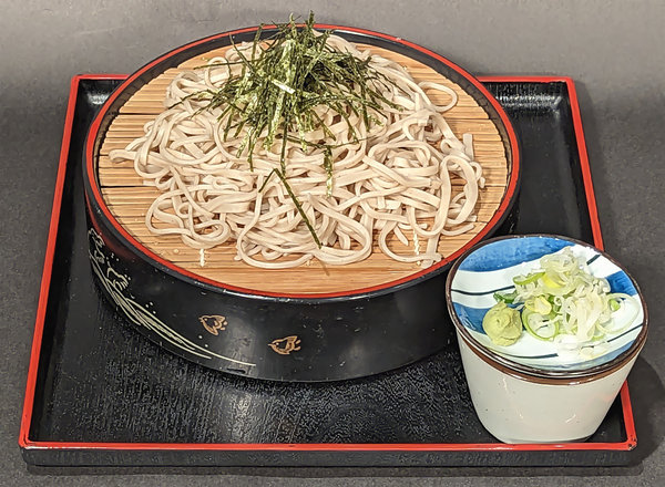 「ざるそば・うどん」は、1,000円です。